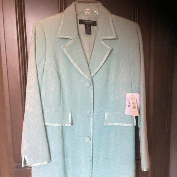 Parisian Textured Tapestry Long Sleeves Jacket - Picture 2 of 4